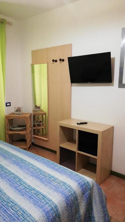 Casa Vacanze Pas ซานตา เตเรซา กัลลูรา ภายนอก รูปภาพ