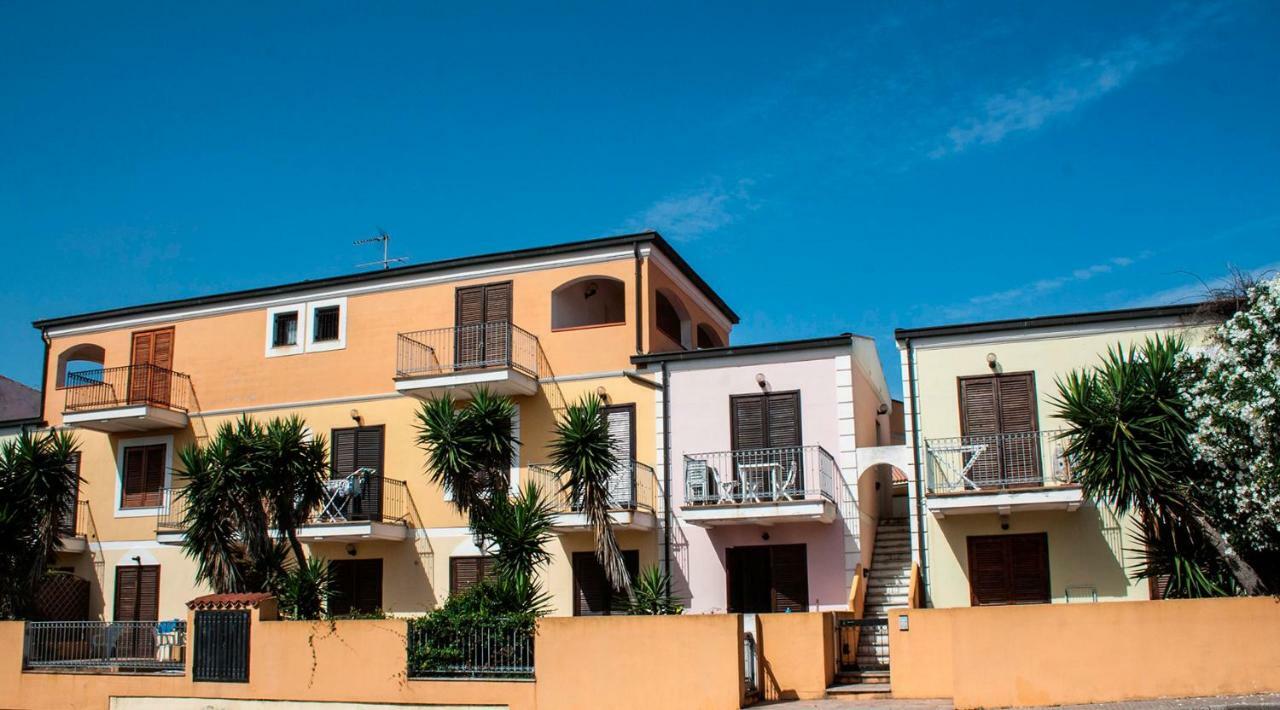 Casa Vacanze Pas ซานตา เตเรซา กัลลูรา ภายนอก รูปภาพ