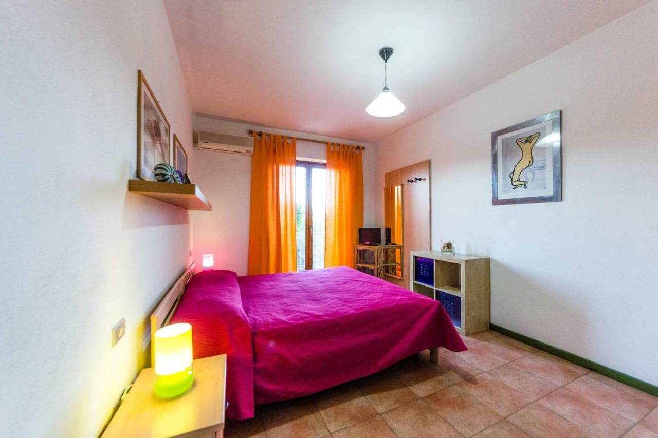 Casa Vacanze Pas ซานตา เตเรซา กัลลูรา ภายนอก รูปภาพ