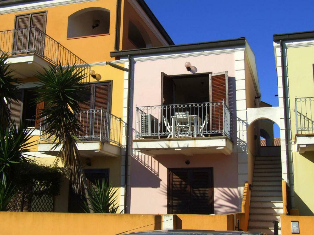 Casa Vacanze Pas ซานตา เตเรซา กัลลูรา ภายนอก รูปภาพ